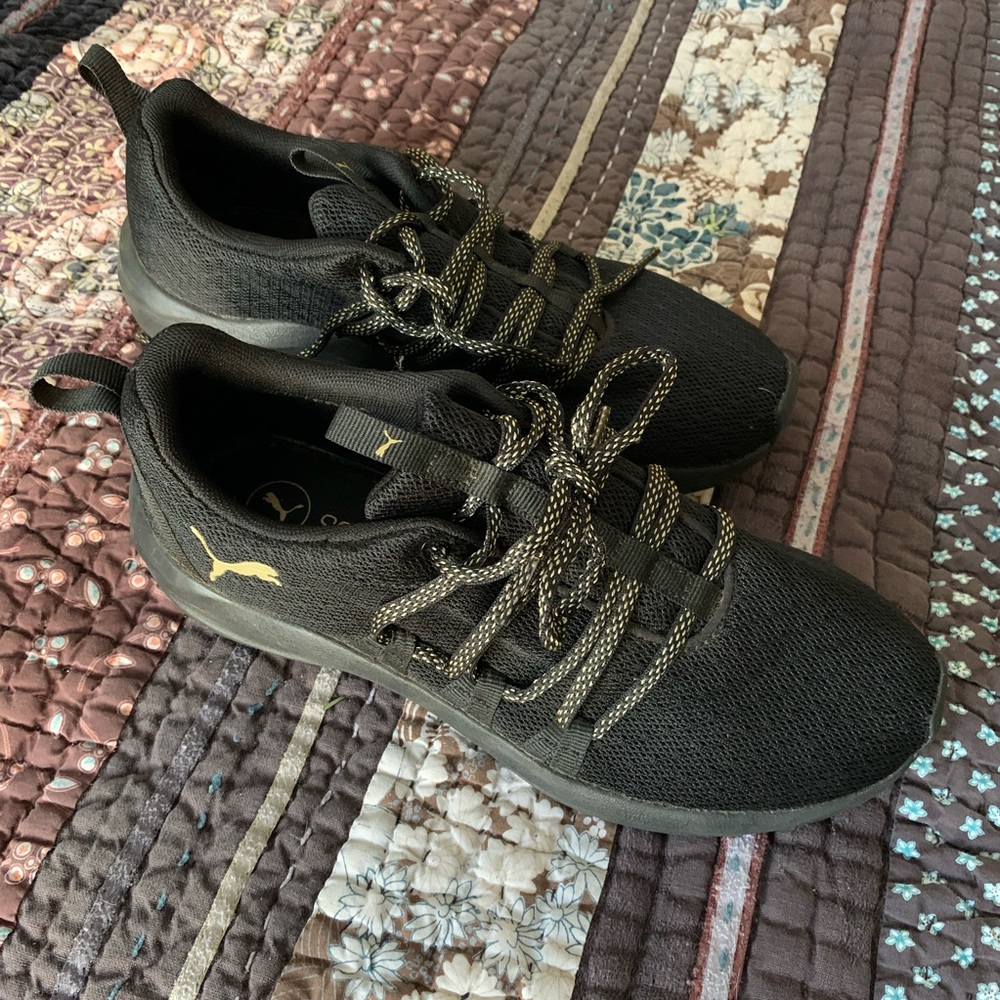 Puma Prowl Sneakers
